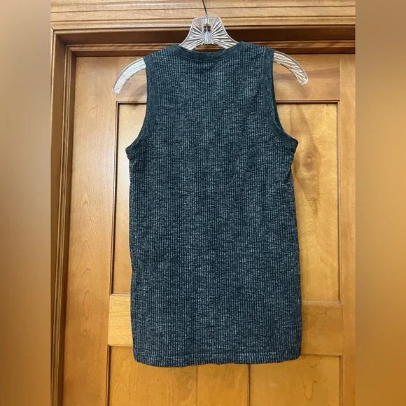 Athleta Gray Ribbed Renew CYA Length Tank Top Size Medium Athletic Workout Shirt - Picture 2 of 5
